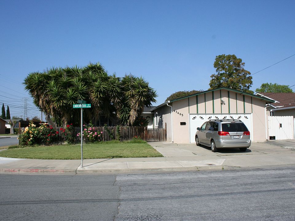 Front View corner lot