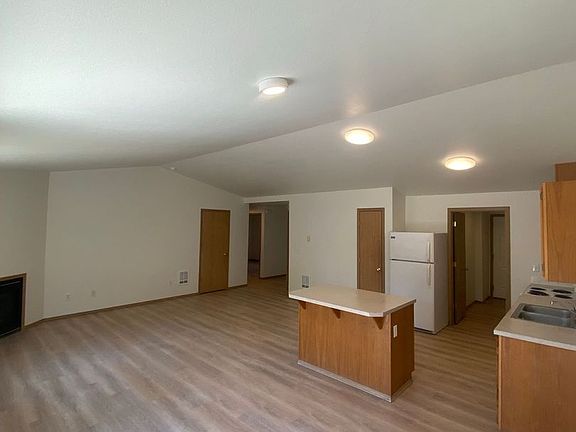 2nd image of 2216 168th St E