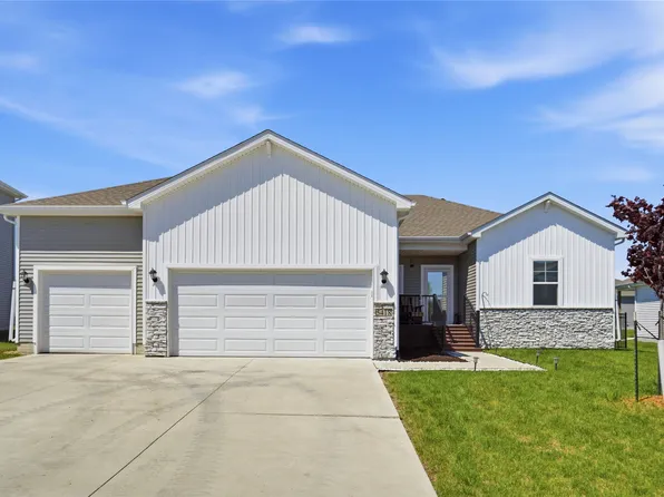 5418 145th St, Urbandale, IA 50323