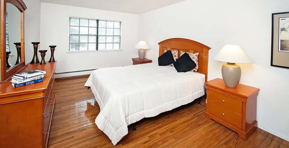 Tov Manor — Photo 1