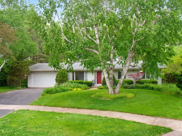 1132 Millburn Ct, Saint Charles, IL 60174