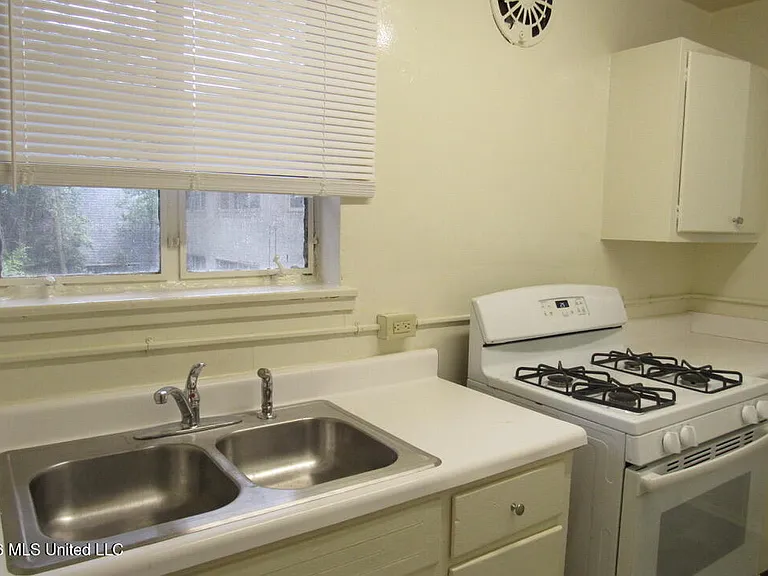 1043 Carlisle St #B6 — Photo 5