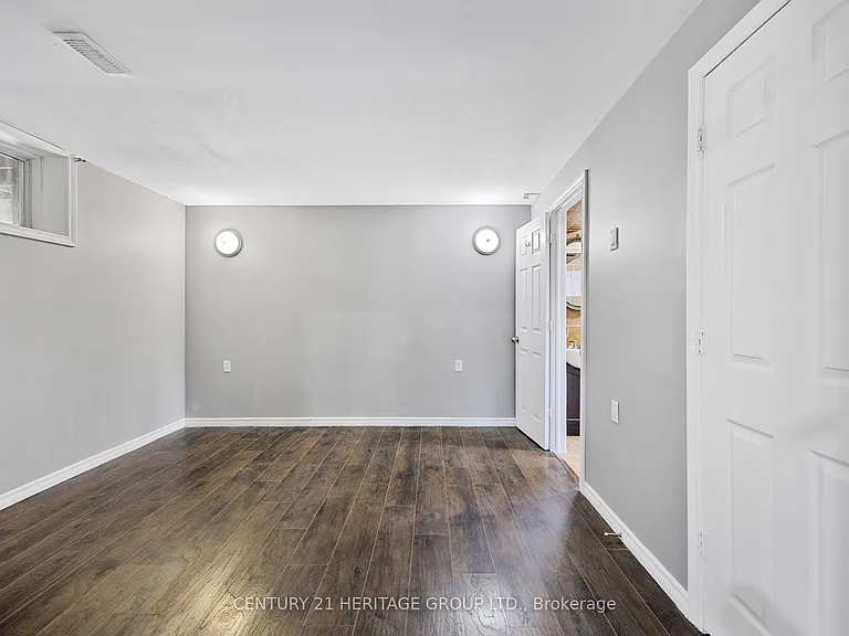 51 Burbank Cir #BASEMENT — Photo 12