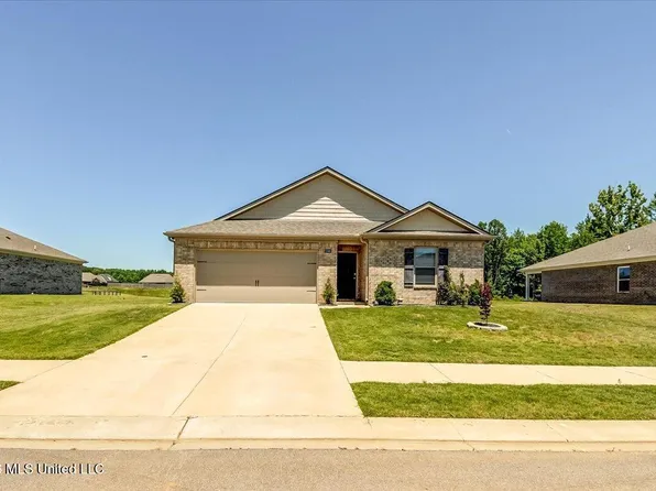5268 Alpine Dr, Horn Lake, MS 38637