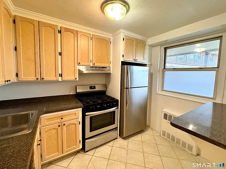 71 Strawberry Hill Ave #802 — Photo 2