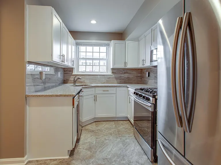 6063 Hardwick Pl — Photo 11