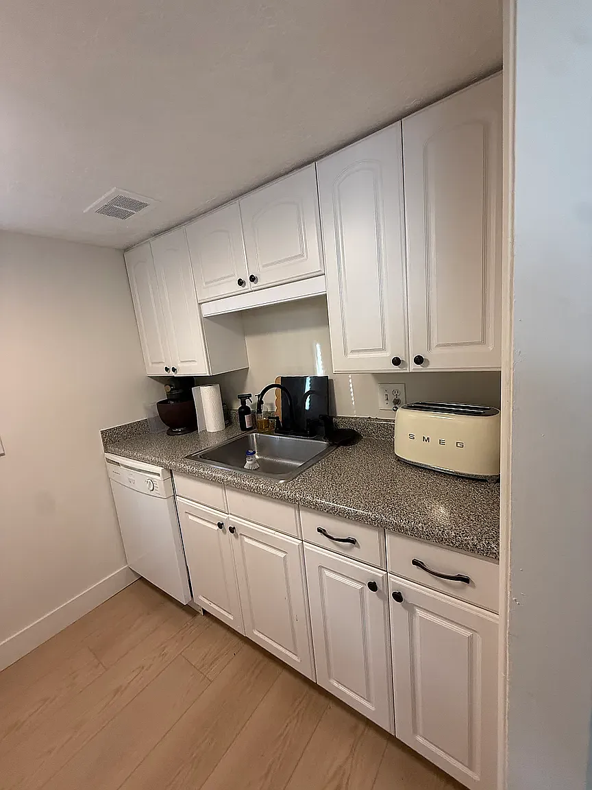 2 bed, 939 sqft, $1,749 — Photo 4
