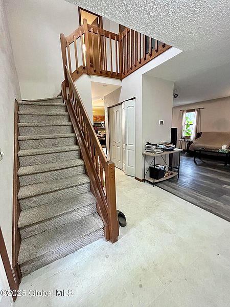 4th image of 220 Woodscape Drive