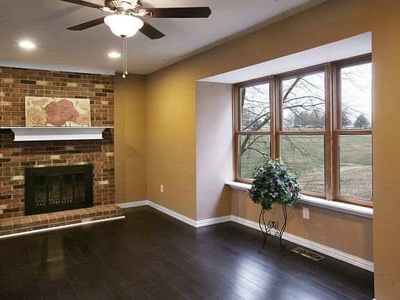 3rd image of 2388 Pierwood Dr