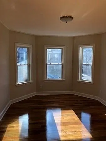 3 bed, 1280 sqft, $3,200 — Photo 2