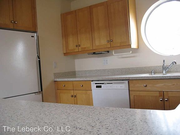 3rd image of 1208 Marquette Ave NW