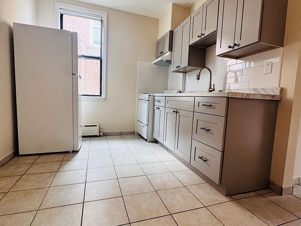 1st image of 25-27 33rd St #2F