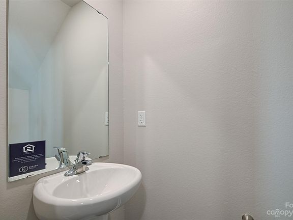 5th image of 282 Aubrey Woods Dr
