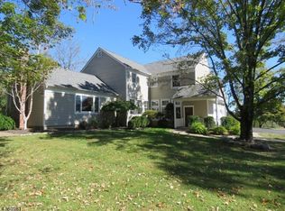 38 Perryville Rd, Pittstown, NJ 08867