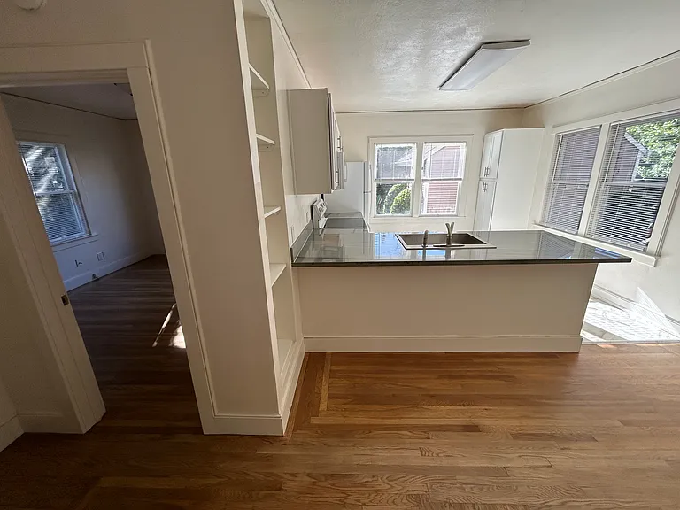 827 33rd St #3 — Photo 7