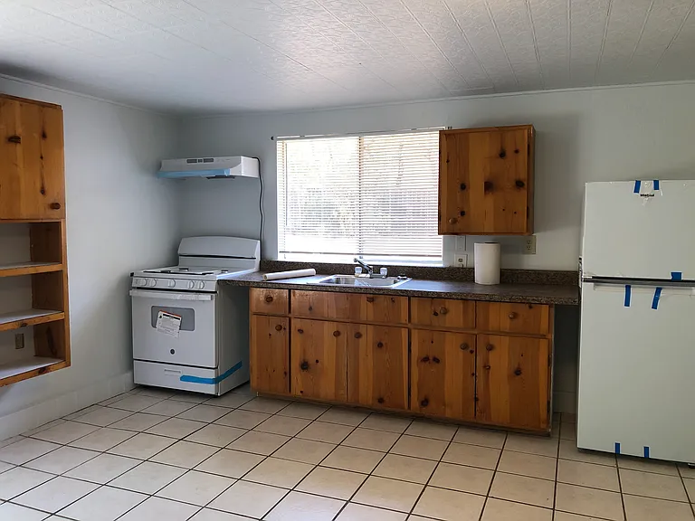 352 Clark Way — Photo 26