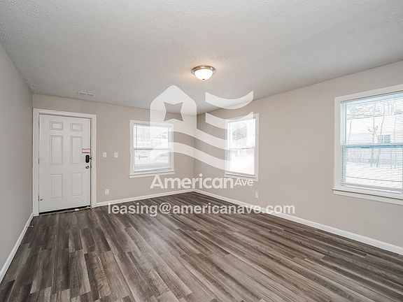 1094849_003_living_room_14320965.jpg