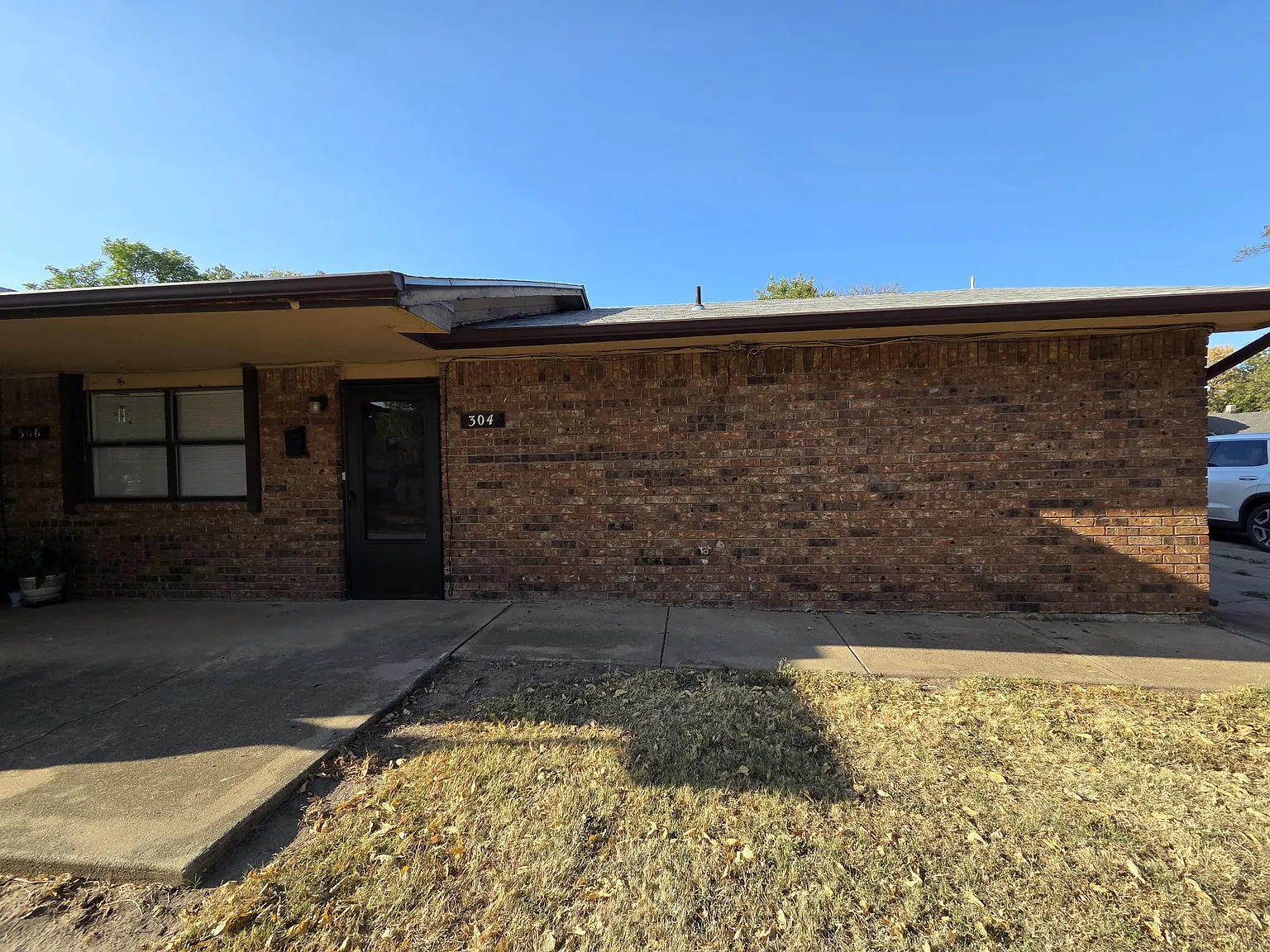 2 bed, 922 sqft, $795 — Photo 1
