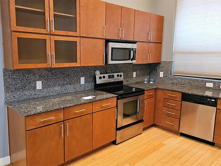 2301 Camden Dr #B — Photo 14