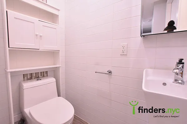 Rented by Clove Realty LLC | media 14