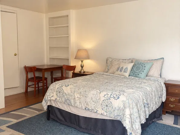 14 W Bridge St #B, New Hope, PA 18938