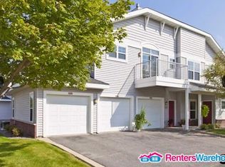 3455 Autumn Woods Dr, Chaska, MN 55318