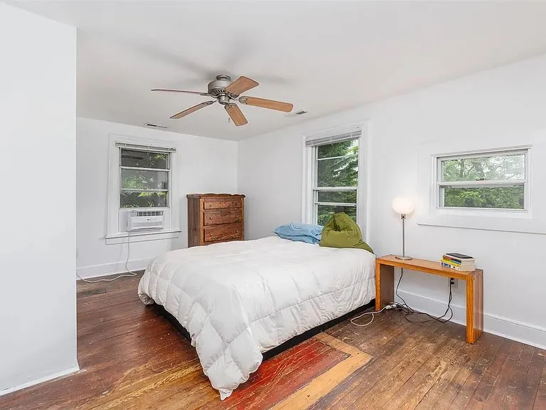 515 Brown St — Photo 10