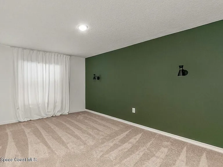 271 Wendover Rd SW — Photo 8
