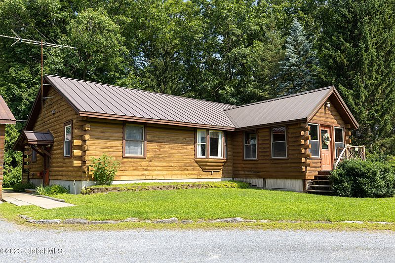 4th image of 1291 Burgoyne Avenue