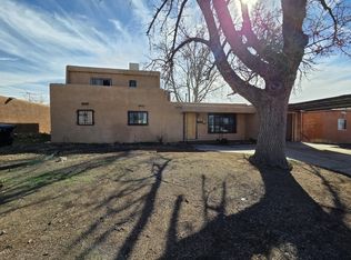8110 Robin Ave NE, Albuquerque, NM 87110