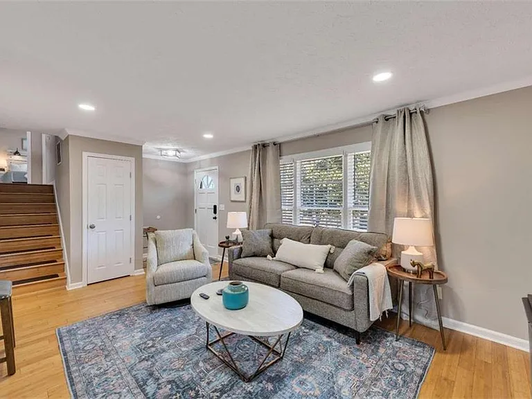5005 Maryland Dr NW — Photo 5