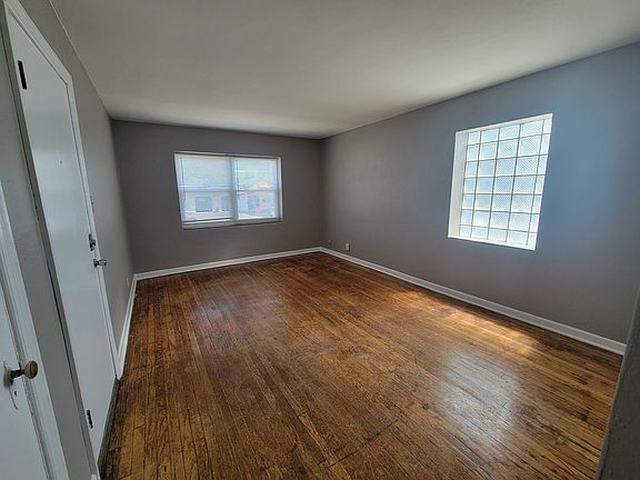 3rd image of 5412 Chippewa St #2E