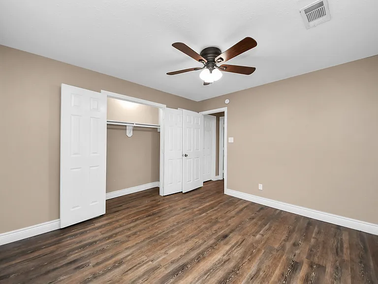 1163 Lovett St — Photo 12