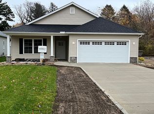 728 Whitney Rd, Conneaut, OH 44030