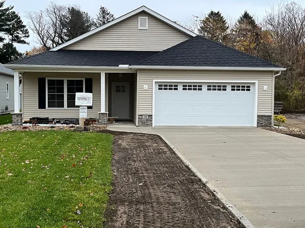 728 Whitney Rd, Conneaut, OH 44030