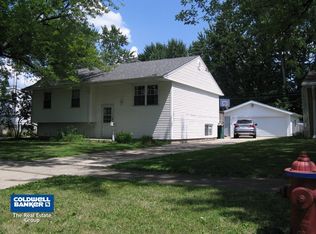 306 Fairlane Dr, Joliet, IL 60435
