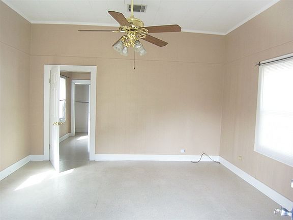 2nd image of 512 Saint Charles St