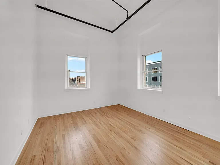 716 Madison St #301 — Photo 14