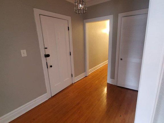 3rd image of 1216 W Lunt Ave APT 2