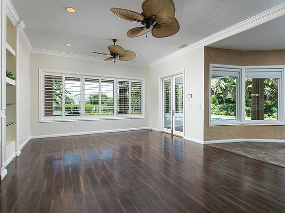 4th image of 241 Riverway Dr