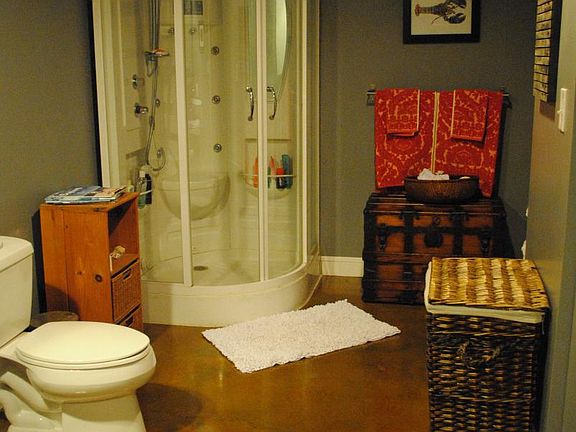 Separate stand up shower unit