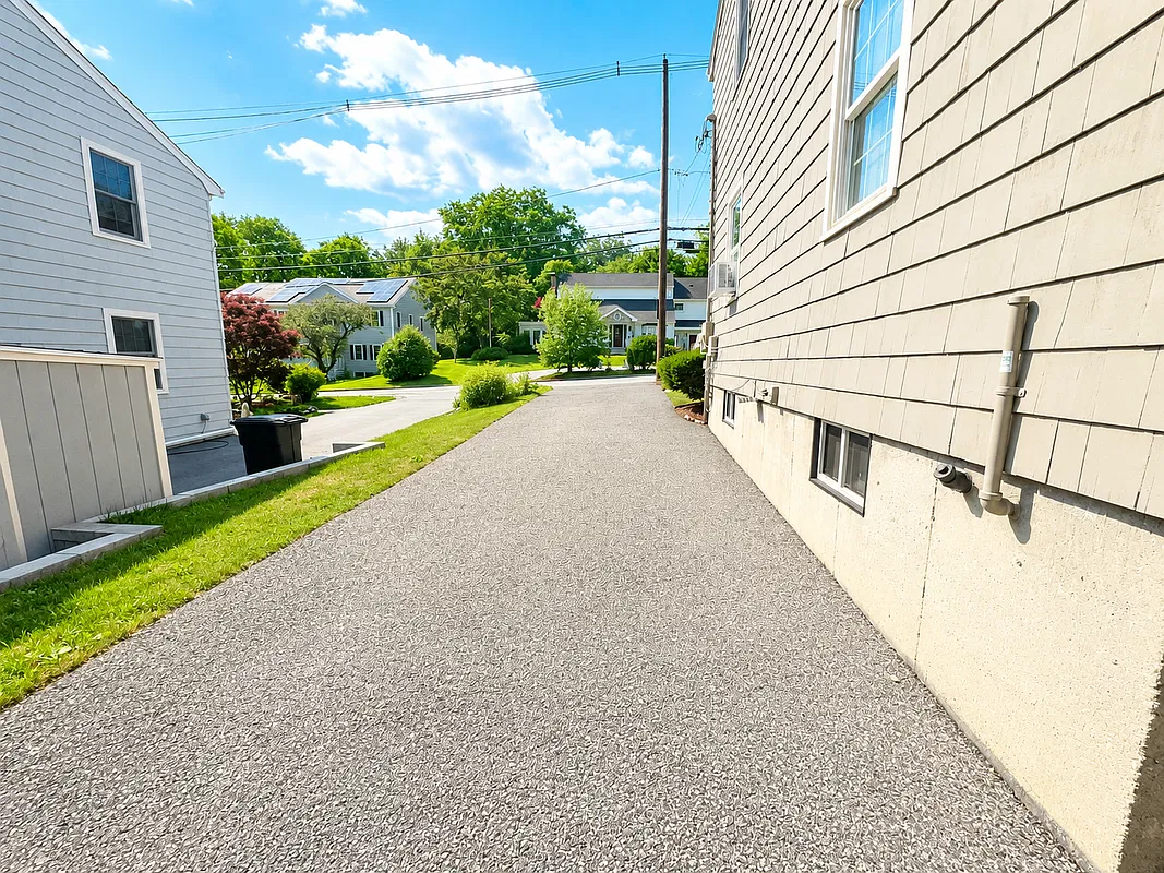 2 bed, 1.5 bath, 1200 sqft, $3,100 — Photo 2