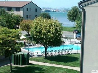 524 115th St APT D, College Point, NY 11356