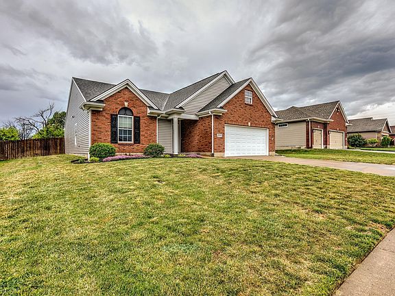 2nd image of 3025 Paradise Cir