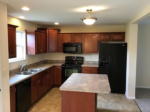 3rd image of 1146 Breckenridge Ln