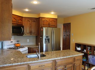 18 Beatrice Ln, Old Bethpage, NY 11804