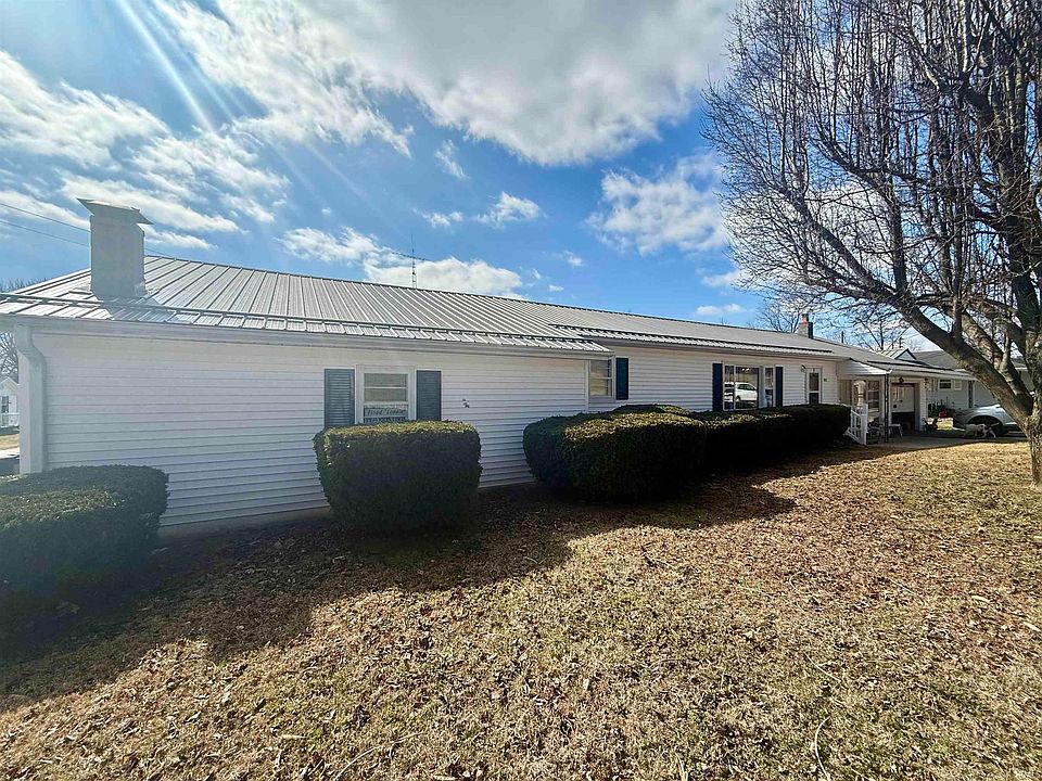 1st image of 807 Upper Circle Dr