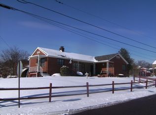 400 Carmel Dr, Aliquippa, PA 15001