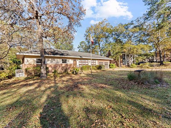 3rd image of 1115 Gardendale Dr