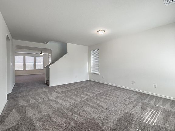 4th image of 440 Sunrise Dr